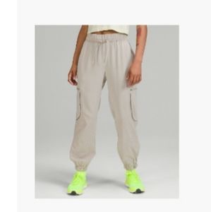 Lululemon Mid-rise Cargo Pant Size 0